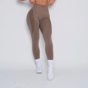 PCHEEBUM BROWN SEAMLESS LEGGINGS